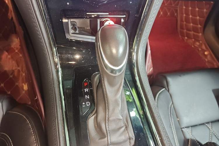 Used Cadillac ATS-L 2017 28T Tech Edition Gear Lever