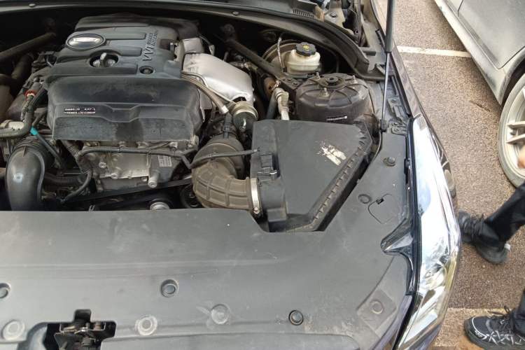 Used Cadillac ATS-L 2017 28T Tech Edition Engine Bay Left