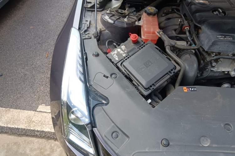 Used Cadillac ATS-L 2017 28T Tech Edition Engine Bay Right