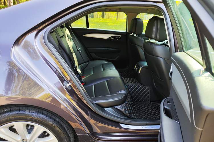 Used Cadillac ATS-L 2017 28T Fashion Edition Interior 12