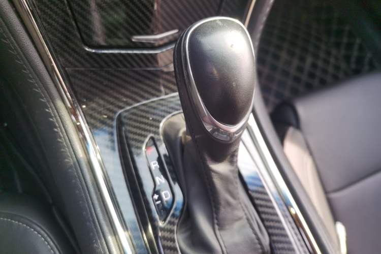 Used Cadillac ATS-L 2017 28T Fashion Edition Gear Lever