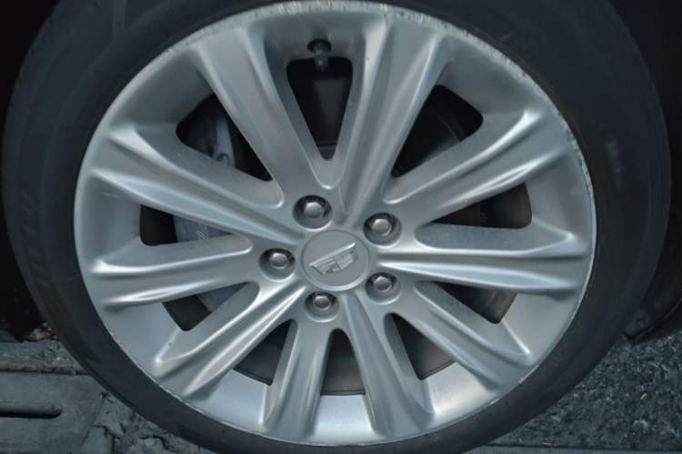 Used Cadillac ATS-L 2017 28T Fashion Edition Right Front Wheel Hub