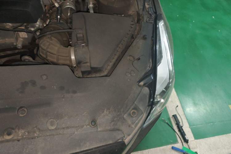 Used Cadillac ATS-L 2017 28T Tech Edition Engine Bay Left