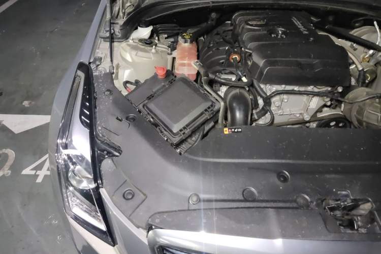 Used Cadillac ATS-L 2017 28T Tech Edition Engine Bay Right