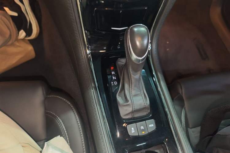 Used Cadillac ATS-L 2017 28T Tech Edition Gear Lever