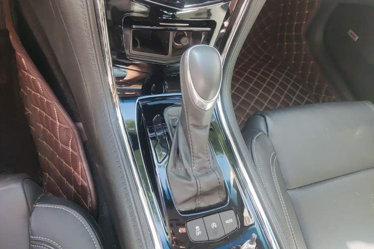 Used Cadillac ATS-L 2017 28T Fashion Edition Gear Lever