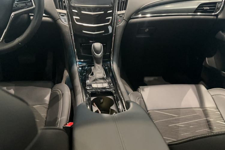 Used Cadillac ATS-L 2017 28T Tech Edition Gear Lever
