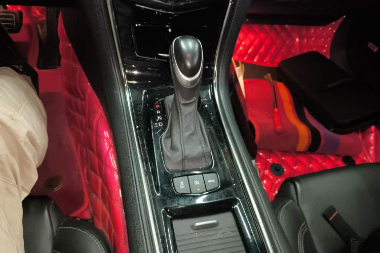 Used Cadillac ATS-L 2017 28T Fashion Edition Gear Lever