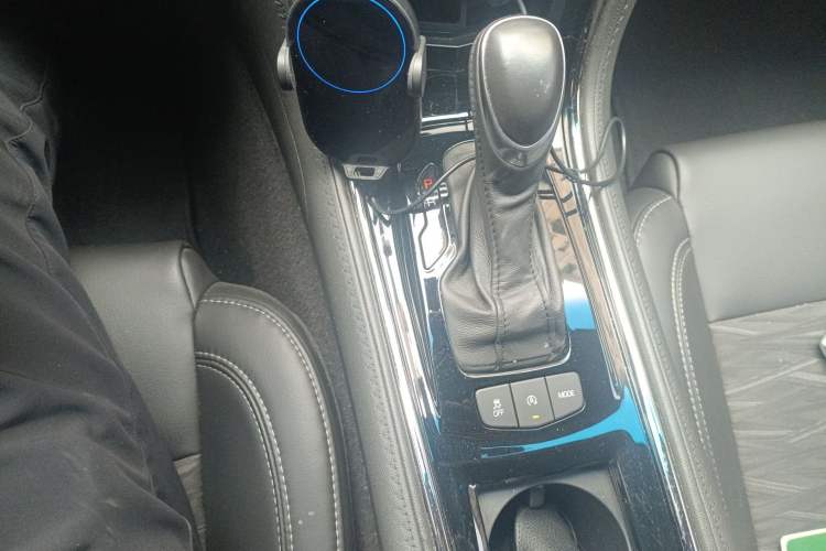 Used Cadillac ATS-L 2017 28T Tech Edition Gear Lever