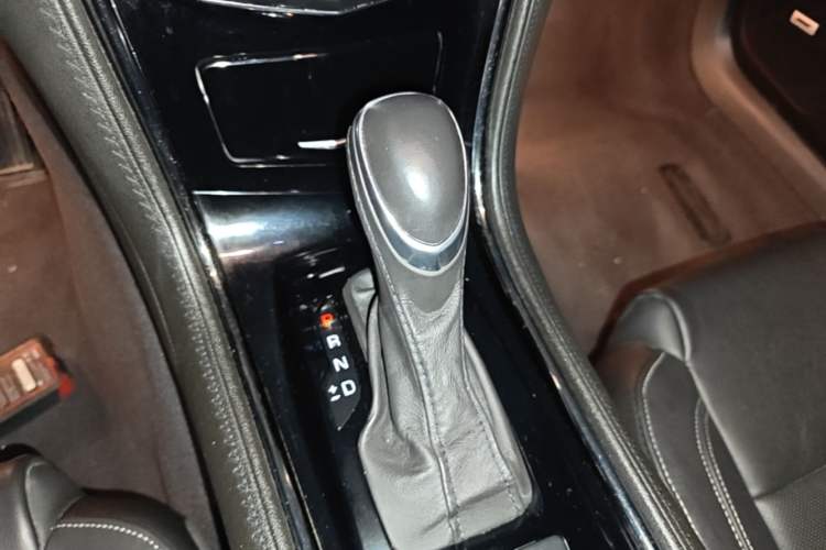 Used Cadillac ATS-L 2017 28T Fashion Edition Gear Lever