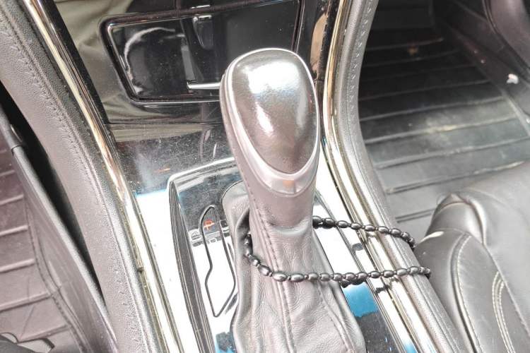 Used Cadillac ATS-L 2017 28T Fashion Edition Gear Lever