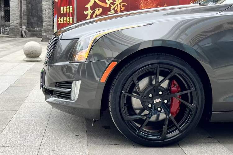 Used Cadillac ATS-L 2017 28T Tech Edition Left Front Wheel Hub