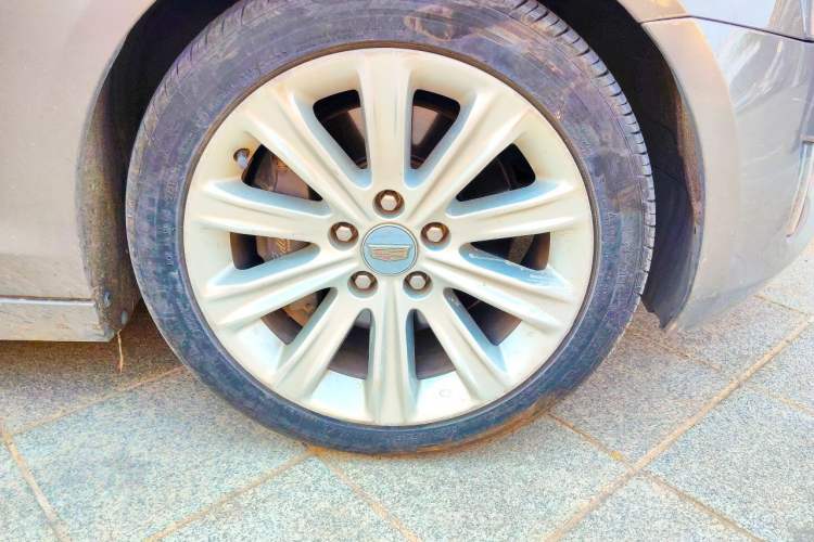 Used Cadillac ATS-L 2017 28T Tech Edition Right Front Wheel Hub