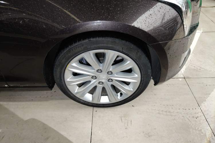 Used Cadillac ATS-L 2017 28T Fashion Edition Right Front Wheel Hub