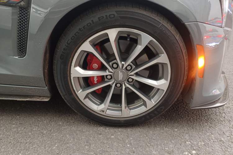 Used Cadillac ATS-L 2017 28T Fashion Edition Right Front Wheel Hub