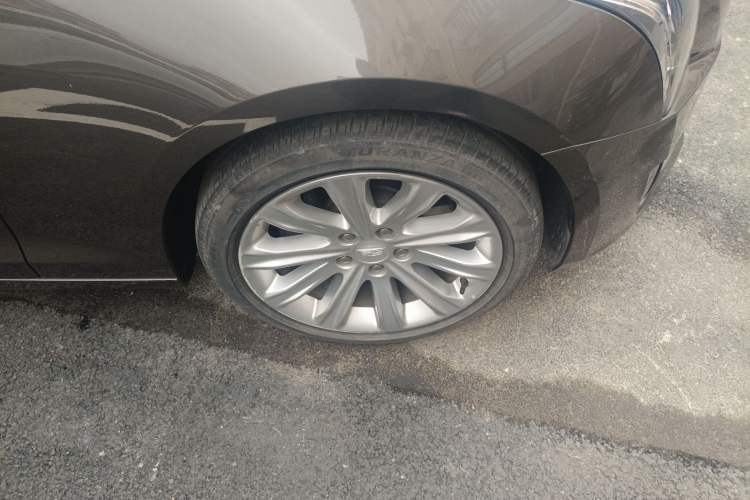 Used Cadillac ATS-L 2017 28T Tech Edition Right Front Wheel Hub