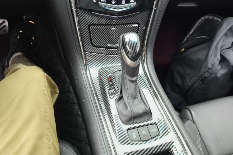 Used Cadillac ATS-L 2017 28T Fashion Edition Gear Lever