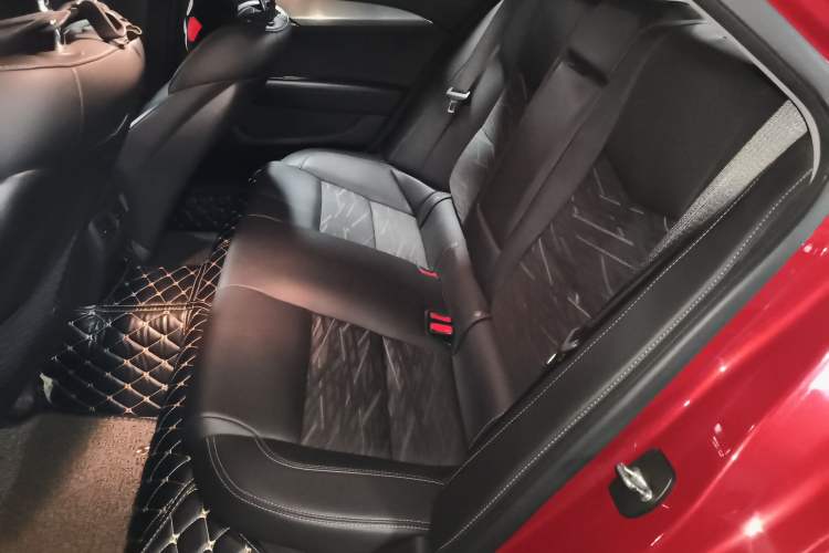 Used Cadillac ATS-L 2017 28T Tech Edition Interior 4