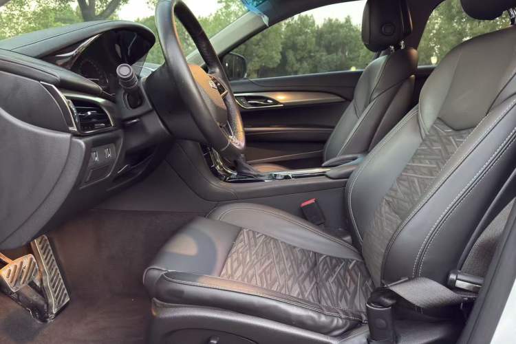Used Cadillac ATS-L 2017 28T Tech Edition Interior 4