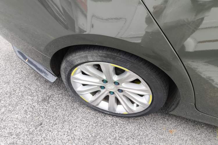 Used Cadillac ATS-L 2017 28T Fashion Edition Right Rear Wheel Hub