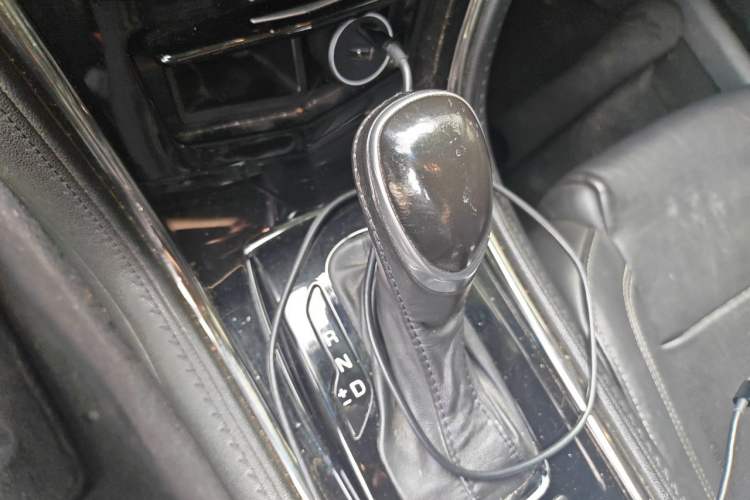 Used Cadillac ATS-L 2017 28T Fashion Edition Gear Lever