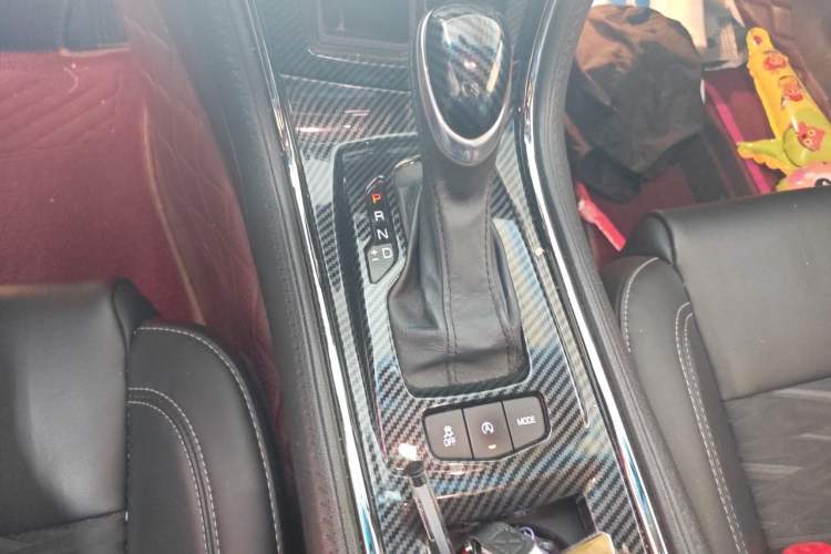 Used Cadillac ATS-L 2017 28T Tech Edition Gear Lever