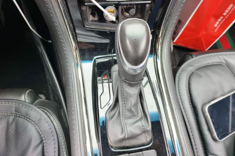 Used Cadillac ATS-L 2017 28T Tech Edition Gear Lever