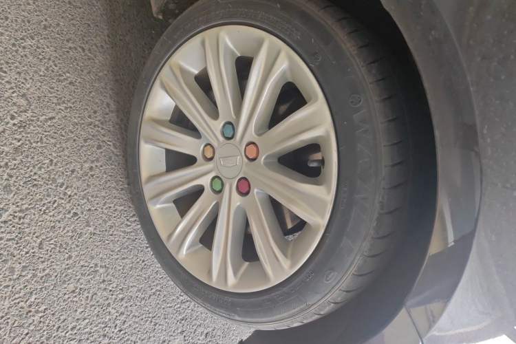 Used Cadillac ATS-L 2017 28T Tech Edition Right Front Wheel Hub