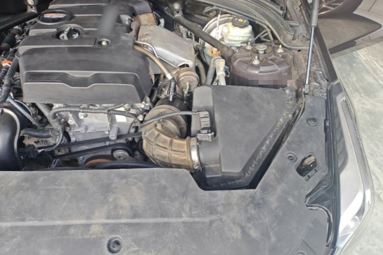 Used Cadillac ATS-L 2017 28T Tech Edition Engine Bay Left