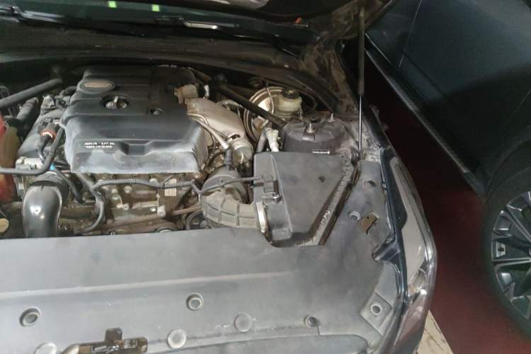 Used Cadillac ATS-L 2017 28T Tech Edition Engine Bay Left