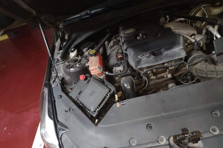 Used Cadillac ATS-L 2017 28T Tech Edition Engine Bay Right