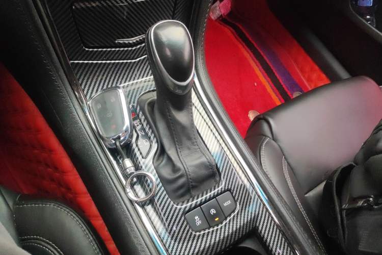 Used Cadillac ATS-L 2017 28T Fashion Edition Gear Lever