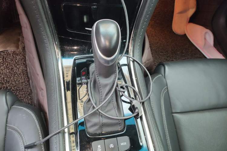 Used Cadillac ATS-L 2017 28T Fashion Edition Gear Lever