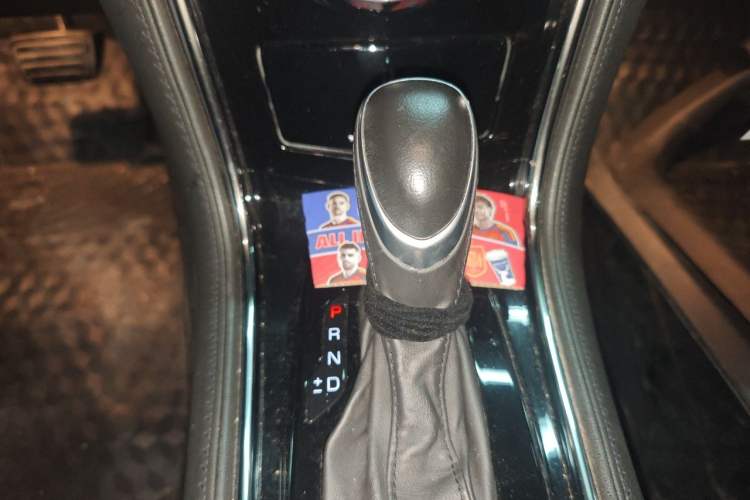 Used Cadillac ATS-L 2017 28T Fashion Edition Gear Lever