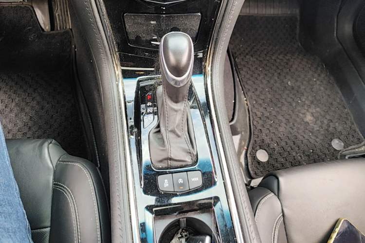 Used Cadillac ATS-L 2017 28T Fashion Edition Gear Lever