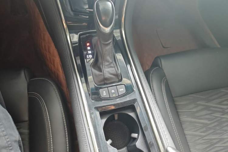 Used Cadillac ATS-L 2017 28T Tech Edition Gear Lever