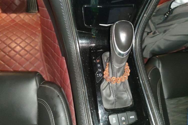 Used Cadillac ATS-L 2017 28T Tech Edition Gear Lever