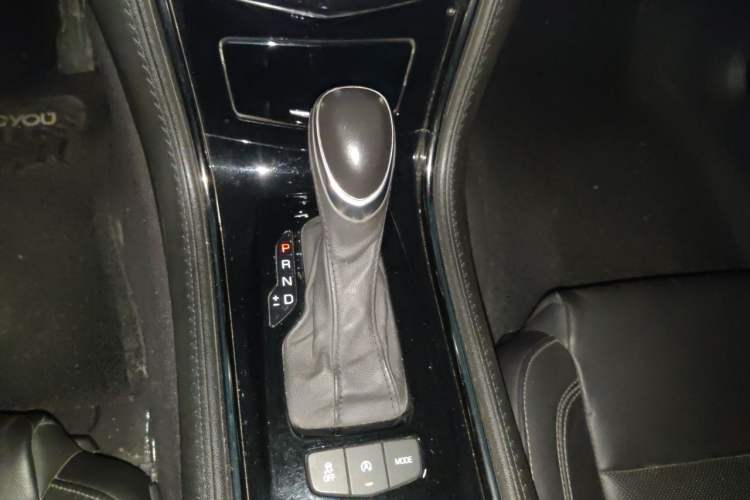 Used Cadillac ATS-L 2017 28T Fashion Edition Gear Lever