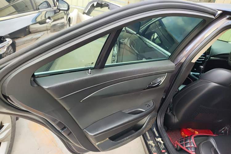 Used Cadillac ATS-L 2017 28T Tech Edition Interior 8