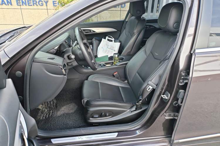 Used Cadillac ATS-L 2017 28T Fashion Edition Left Front Seat