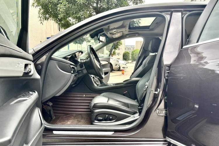 Used Cadillac ATS-L 2017 28T Fashion Edition Left Front Seat