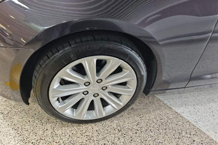 Used Cadillac ATS-L 2017 28T Tech Edition Left Front Wheel Hub