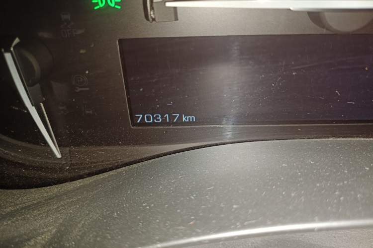 Used Cadillac ATS-L 2017 28T Tech Edition Odometer Close Up