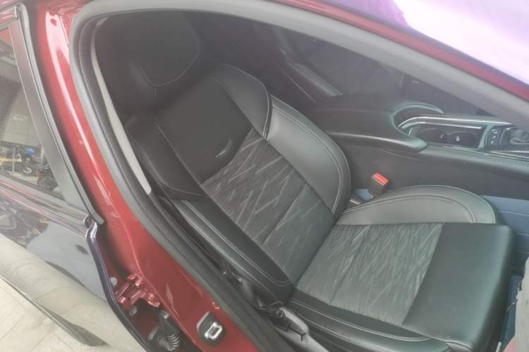 Used Cadillac ATS-L 2017 28T Tech Edition Right Front Seat