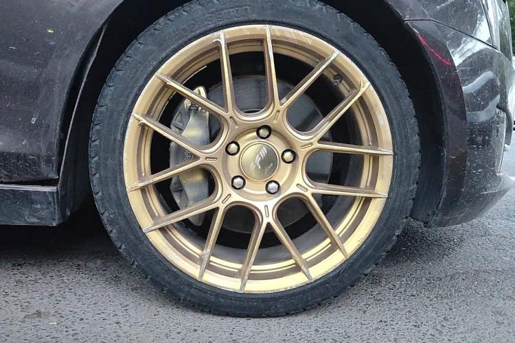 Used Cadillac ATS-L 2017 28T Fashion Edition Right Front Wheel Hub