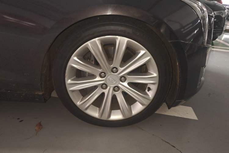 Used Cadillac ATS-L 2017 28T Tech Edition Right Front Wheel Hub