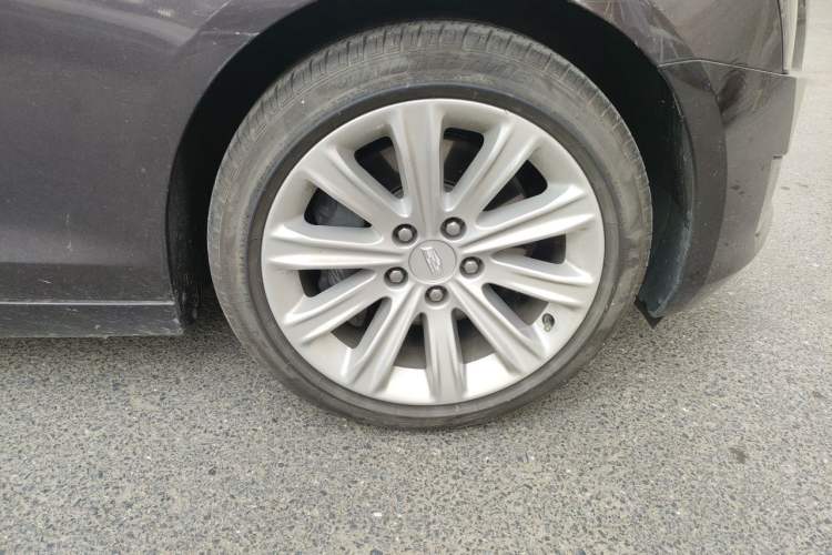 Used Cadillac ATS-L 2017 28T Fashion Edition Right Front Wheel Hub