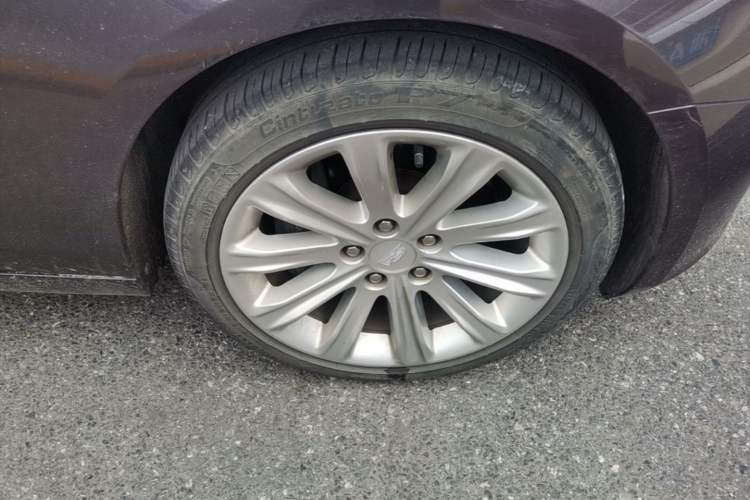 Used Cadillac ATS-L 2017 28T Fashion Edition Right Front Wheel Hub