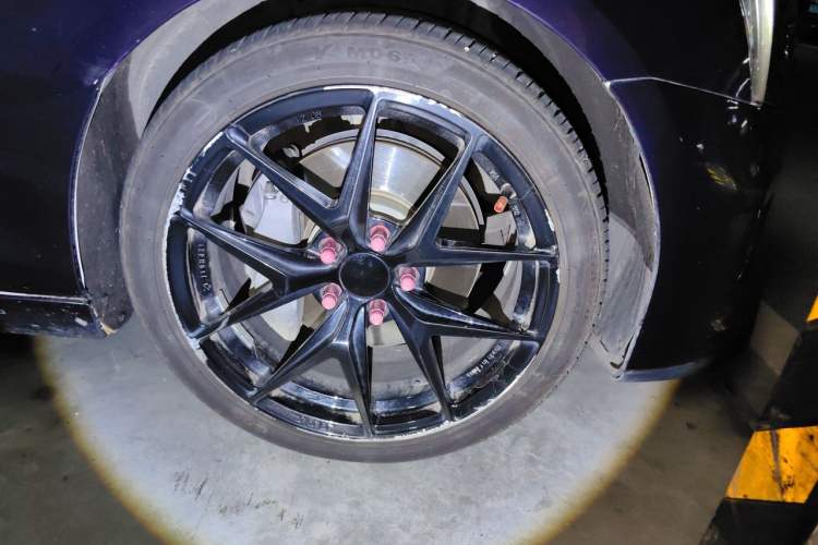 Used Cadillac ATS-L 2017 28T Fashion Edition Right Front Wheel Hub