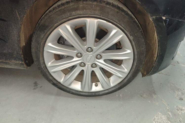 Used Cadillac ATS-L 2017 28T Fashion Edition Right Front Wheel Hub
